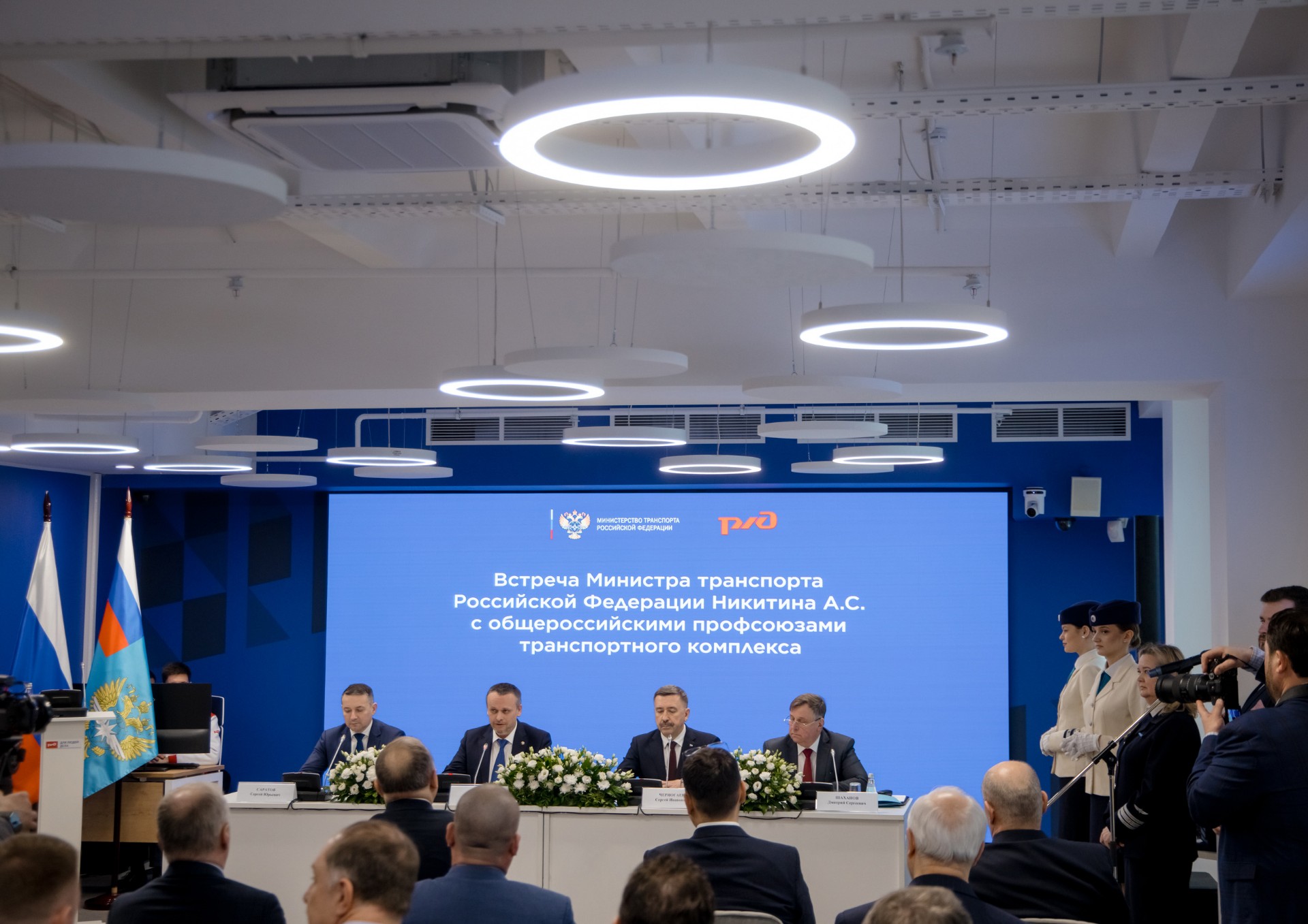 Диалог ради развития: Андрей Никитин встретился с лидерами транспортных профсоюзов